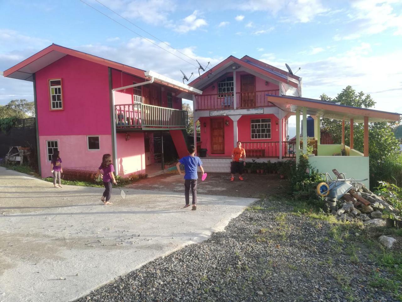 Strawberry Rest House Mesilou Kampong Kundassan المظهر الخارجي الصورة